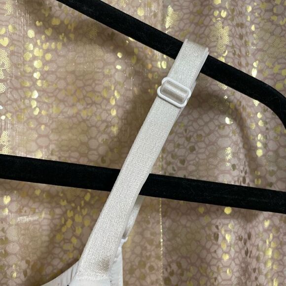 Victorias Secret White Logo T-Shirt Smooth Lightly Lined Wireless T-Shirt Bra 34 - Picture 4 of 7